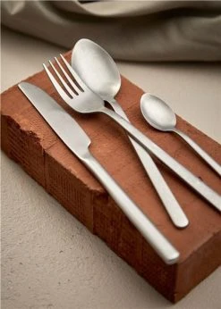 DAY Nordic Aterimet 16-osainen Teräs -Aarikka Shop Nordic aterinsetti 16 osainen teras