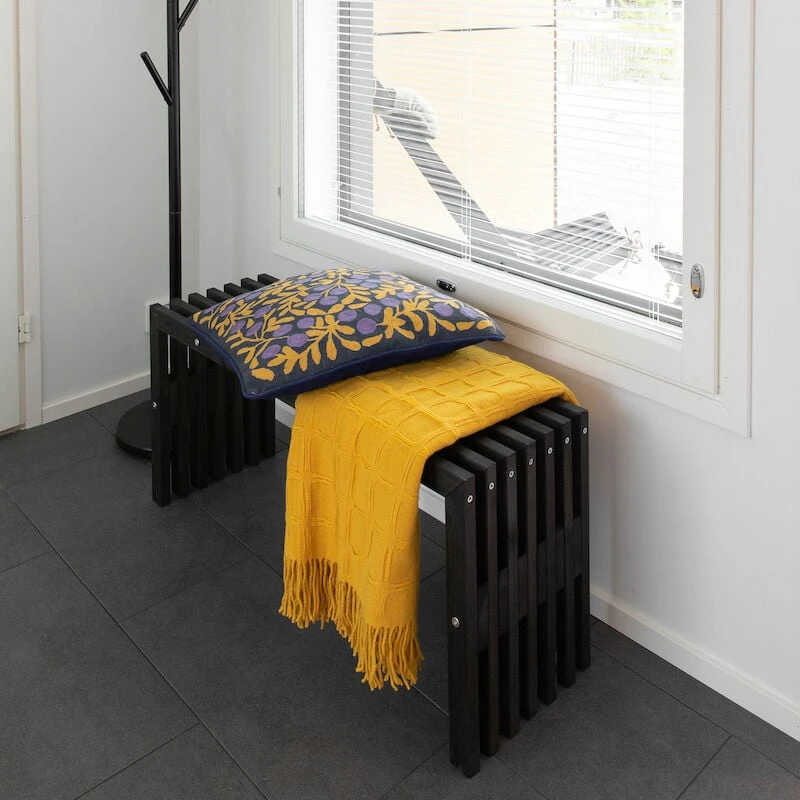 Veke Oksa Pystynaulakko Musta 4 Veke Oksa Pystynaulakko Musta - Image 2