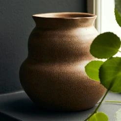 House Doctor Juno Vaasi Ø15 Cm Kameli -Aarikka Shop house doctor juno vaasi 15cm kameli
