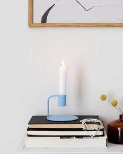 Hübsch Curve Kynttilänjalka Ø9xh7 Cm Sininen -Aarikka Shop hubsch curve kynttilanjalka web 4