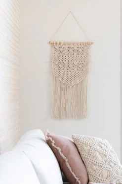 Mattokymppi Makrame-seinävaate 40x80 Cm Luonnonvalkoinen 9 Mattokymppi Makrame-seinävaate 40x80 Cm Luonnonvalkoinen -Aarikka Shop makrame seinavaate 40x80 cm luonnonvalkoinen web