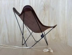 Cuero Design Mini Lepakkotuoli Pampa Mariposa Chocolate, Musta Jalka -Aarikka Shop mariposa miniature chocolate pic02