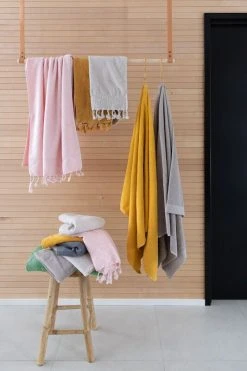 Veke Saana Käsipyyhe 50x70 Cm Tummanharmaa 12 Veke Saana Käsipyyhe 50x70 Cm Tummanharmaa -Aarikka Shop saana ja salama pyyhe eri vareja 1