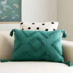 Fanni K Spot Koristetyyny 50x50 Cm Luonnonvalkoinen -Aarikka Shop vuoma koristetyyny 40x60cm pullonvihrea web